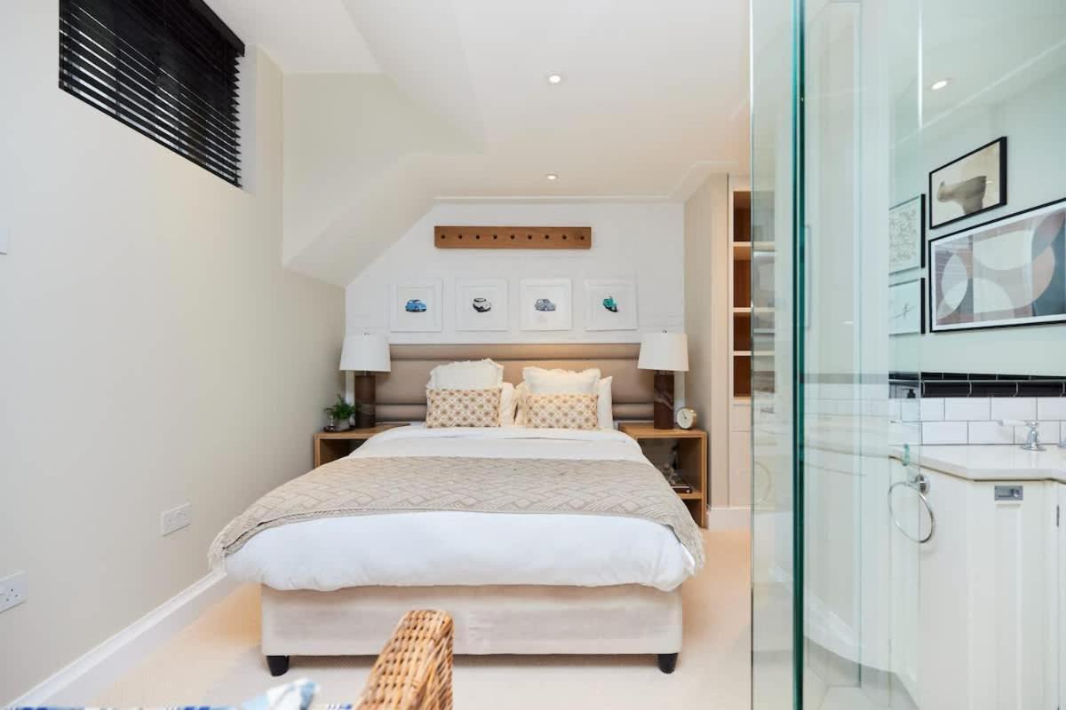 The St. Lukes Garden Place - Spacious 4bdr House With Garden And Terrace London